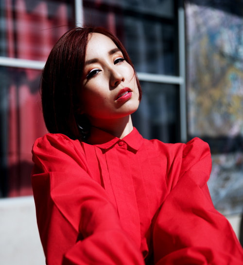 nao_yoshioka_undeniable_artist_photo_2019_2000x2000