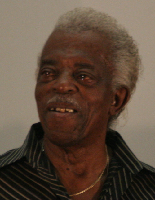 philip_paul_performing_at_college_hill_fundamental_academy_cincinnati_ohio_usa_cropped